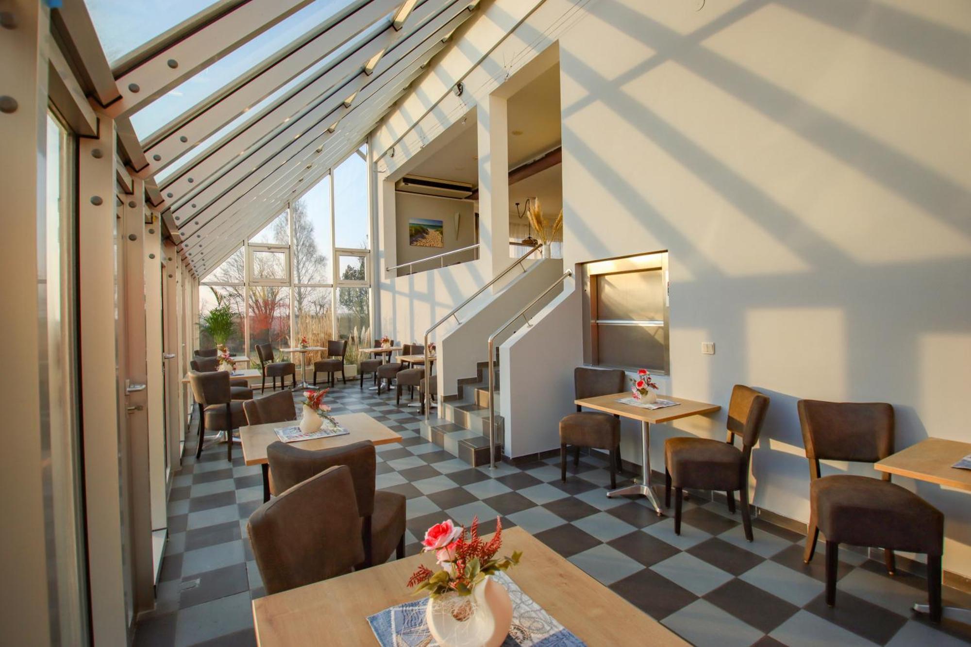Inselhotel Kleiner Bodden Buschvitz ภายนอก รูปภาพ