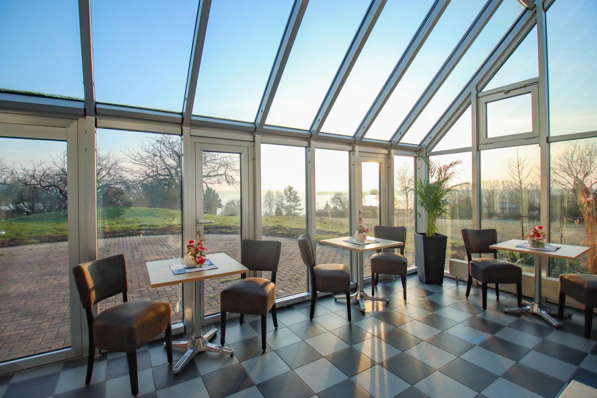 Inselhotel Kleiner Bodden Buschvitz ภายนอก รูปภาพ